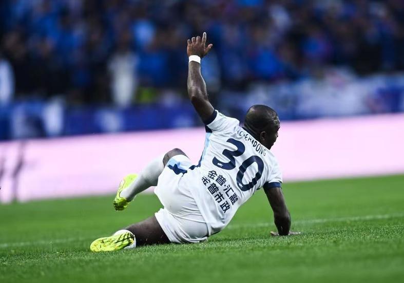 星空体育官网-中超第2轮大预测：京鲁战平！蓉城两连胜 大连首胜！铜梁龙赢铁人