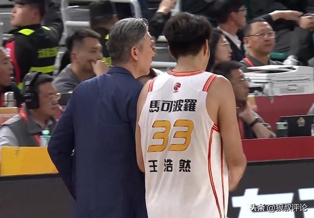 星空体育下载-深圳主帅：12连胜处理不好会变成包袱 目前最大问题是重新组合阵容